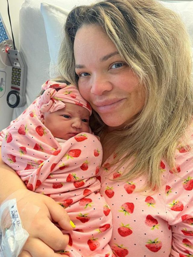 trisha-paytas-a-youtuber-announces-the-birth-of-her-daughter-indianconstitutions